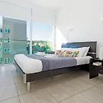 Amber - Coralli Beachfront アパート *