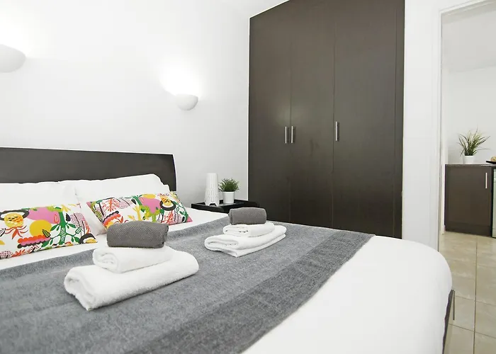 Amber - Coralli Beachfront 普罗塔拉斯